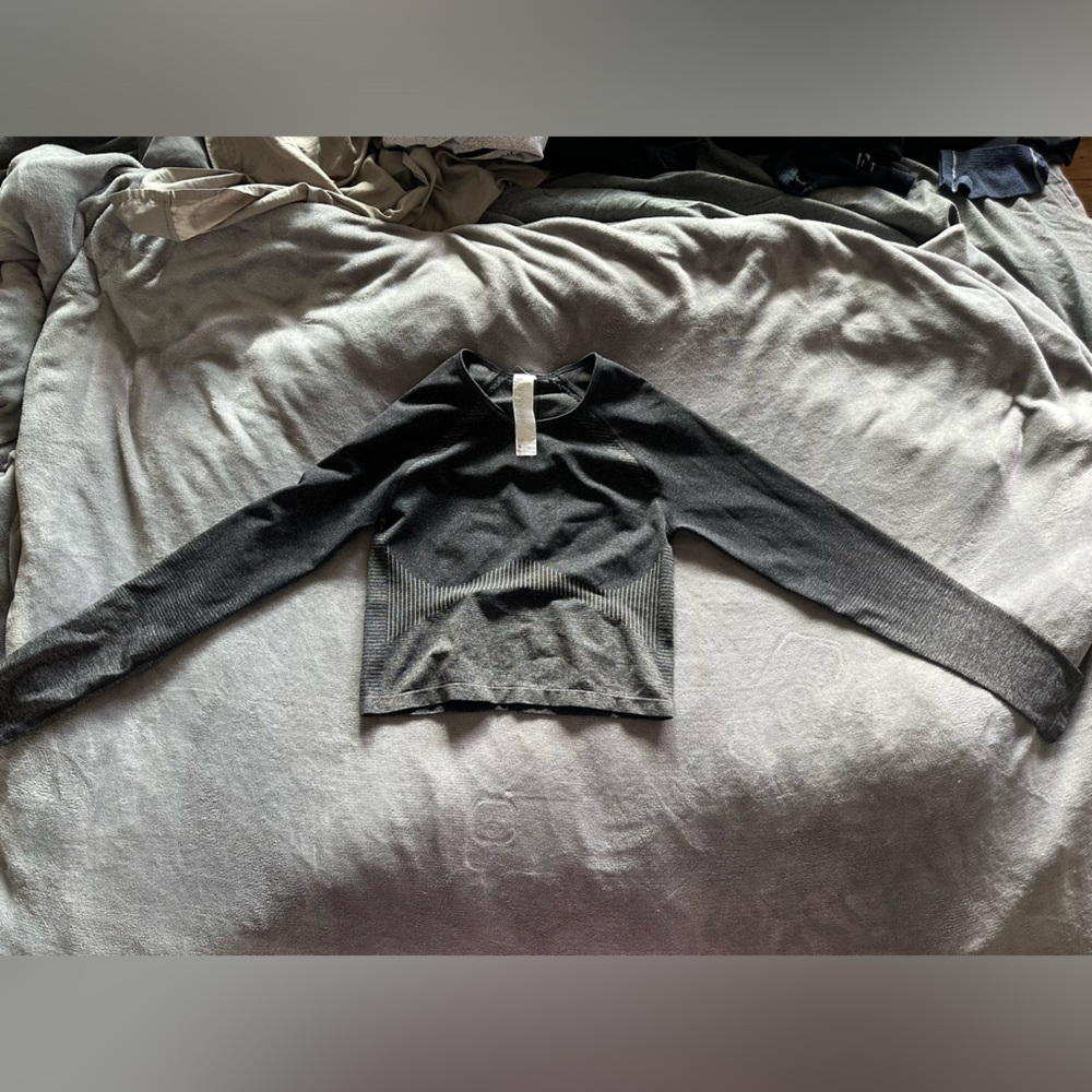 Fabletics grey/black gym long sleeve. Never Worn!